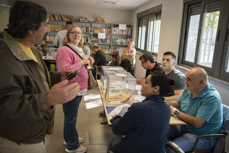 La participación en Castilla-La Mancha alcanza el 57,7% a las 18.00 horas y sube 4,17 puntos con respecto a 2019