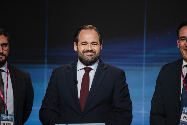 Debate: Núñez contrapone su bajada de impuestos a fiscalidad de Page que quita «199 días» de sueldo al año a trabajadores￼