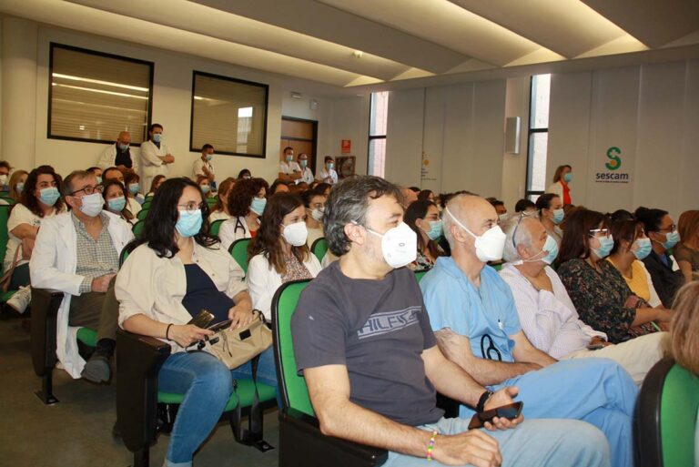 Un centenar de profesionales amplían conocimientos sobre el diagnóstico y atención al paciente con sepsis en el Hospital Mancha Centro