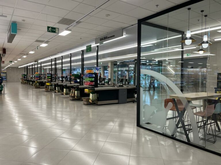 Mercadona inaugura su nuevo modelo de tienda eficiente en Ciudad Real, en la Carretera de Toledo