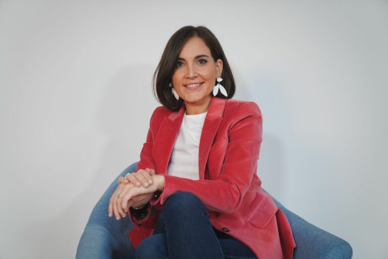 Las influencers conquenses Boticaria García y Susana Pérez visitan este sábado FERACAM