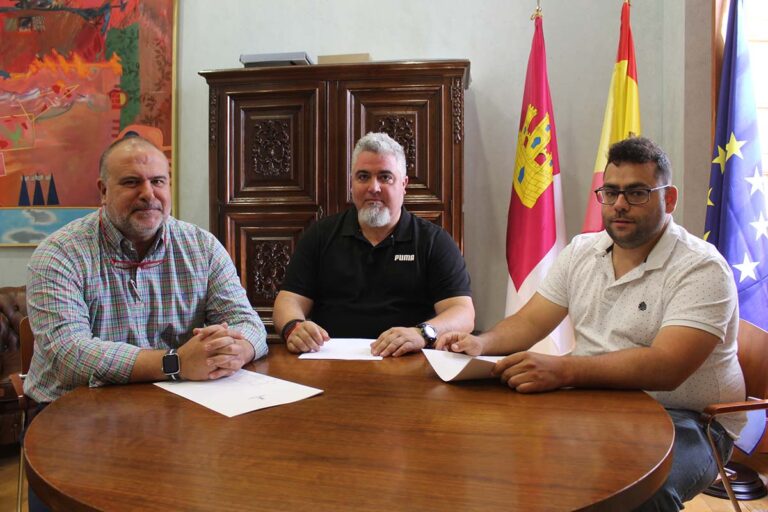 El candidato del PSOE a la alcaldía de Fuencaliente, Rubén Paz, pretende solicitar a la Confederación del Guadalquivir ampliar la captación de agua