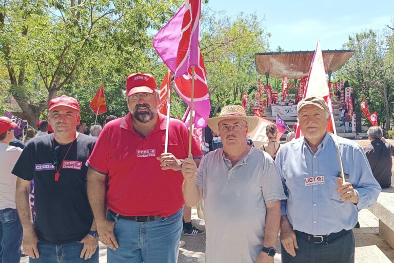 La agrupación del PSOE de la capital, en la manifestación del 1 de mayo en Puertollano