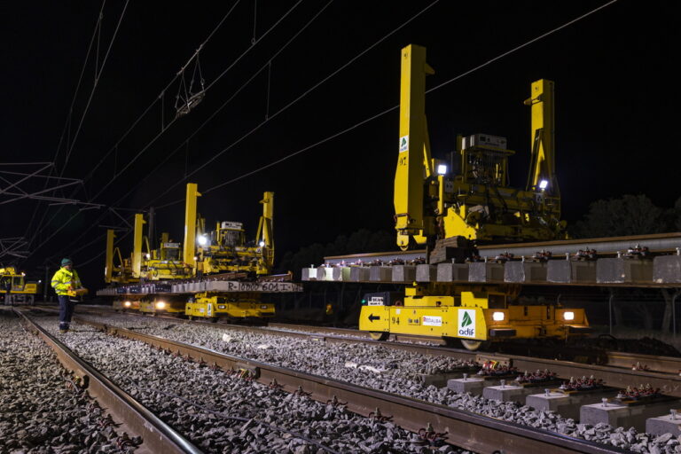 Adif AV inicia las primeras obras de renovación de la LAV Madrid-Sevilla en la estación de Ciudad Real 