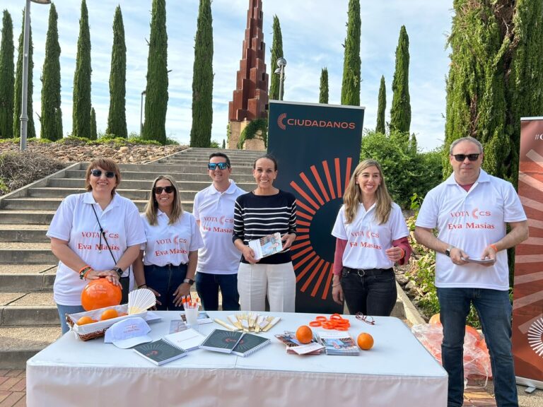 Ciudadanos prosigue con su campaña de calle y de cercanía a los vecinos en el Parque de Atocha