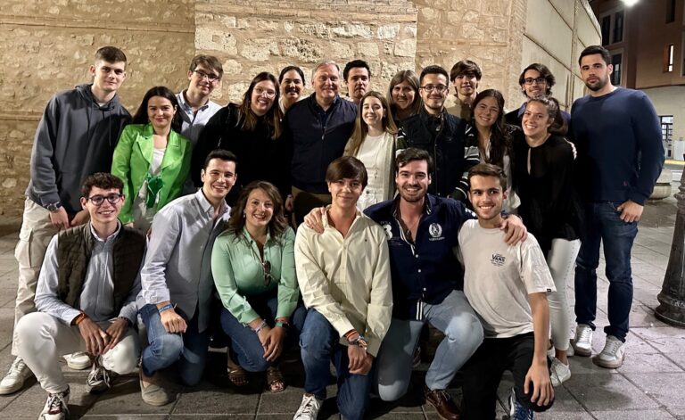 Paco Cañizares pondrá en marcha un plan para retener el talento joven en empresas de la capital, de la mano de la UCLM y el tejido empresarial 