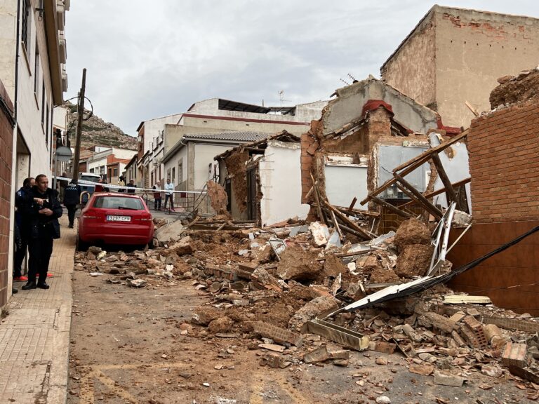 Atrapadas dos personas tras el derrumbe del techo de sus viviendas en Puertollano
