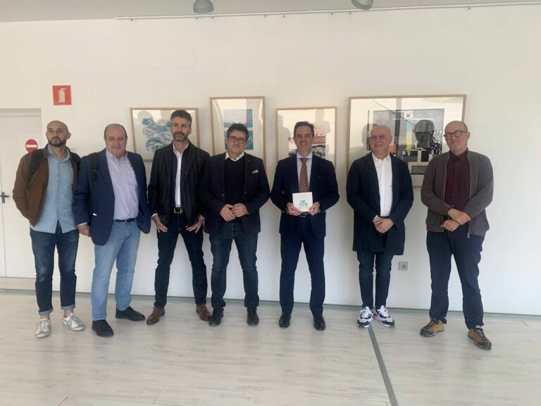 El Paraninfo del Campus de Cuenca acoge hasta el 25 de mayo la exposición ‘Tinta de Verano 2022’