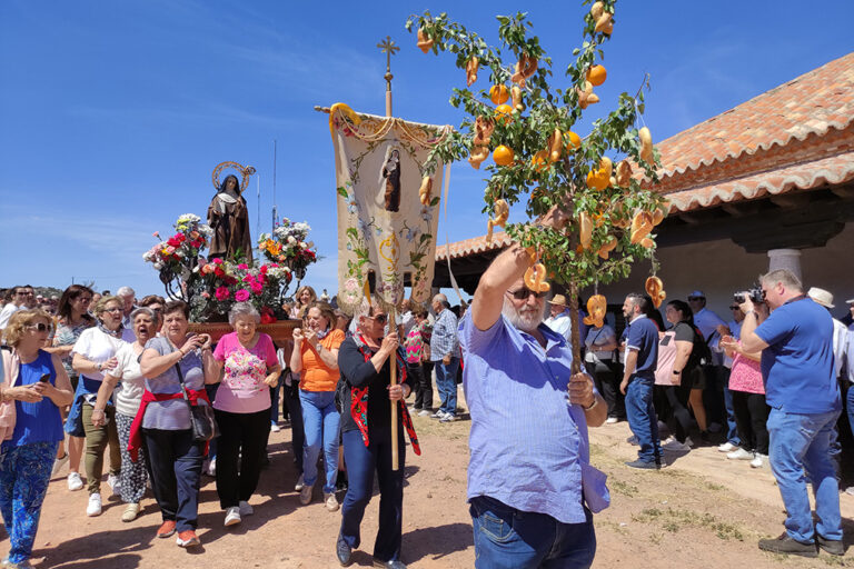 Almodóvar del Campo inicia el mes de mayo con romerías en diferentes enclaves