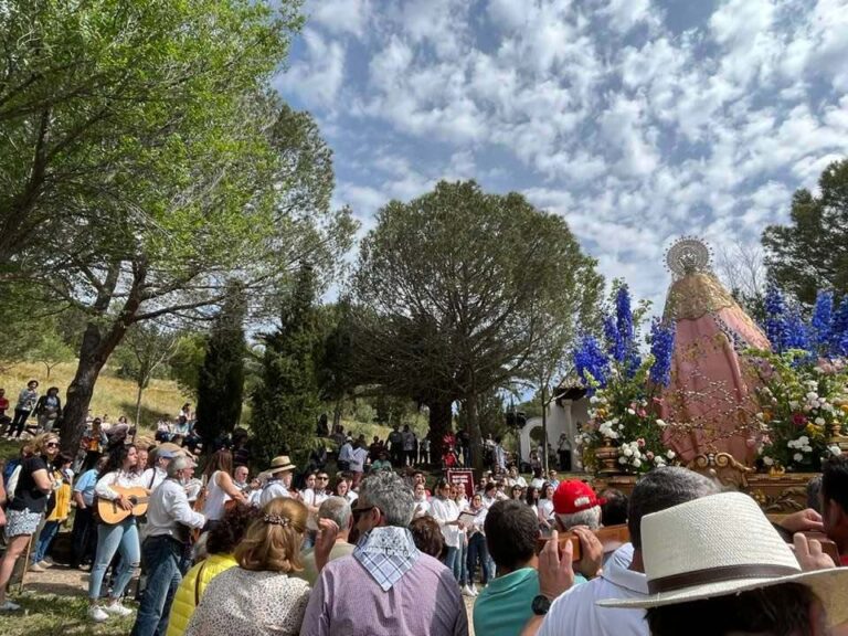 La tradicional Romería de la Virgen de la Sierra de Villarrubia de los Ojos celebra el próximo domingo su 55 edición