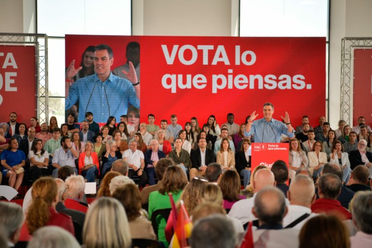 Mitin de Sánchez en Puertollano: anuncia un bono para que los mayores de 65 vayan los martes al cine por dos euros