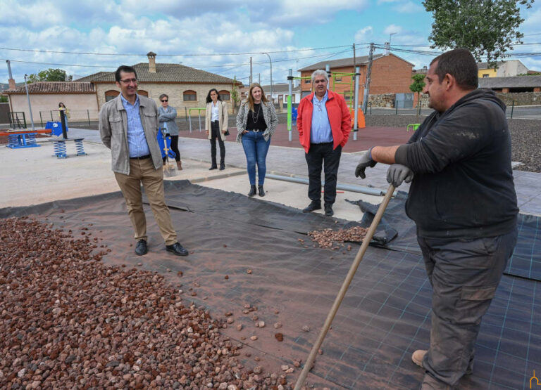 Caballero visita Retuerta del Bullaque y su pedanía Pueblonuevo para comprobar las mejoras que han experimentado estos últimos años
