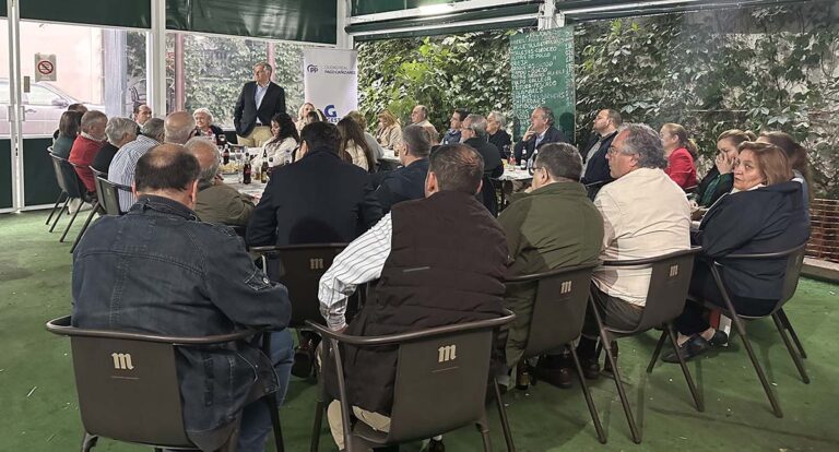 Paco Cañizares apuesta por potenciar las tradiciones como seña de identidad y motor de convivencia