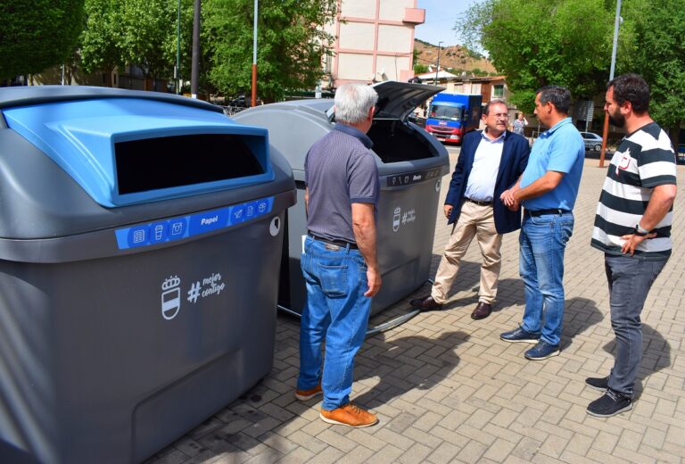 Puertollano comienza la renovación de 800 contenedores «más accesibles e inclusivos»
