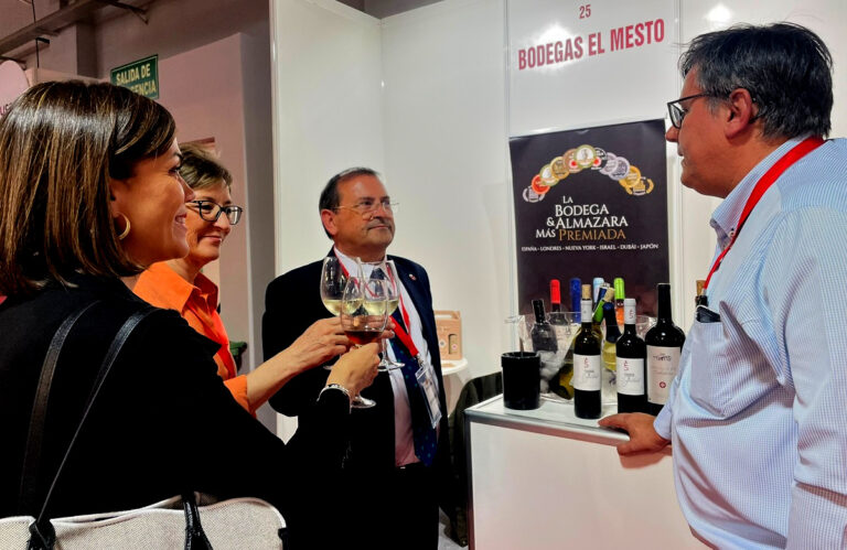 Adolfo Muñiz apuesta por la industria agroalimentaria y vinícola para diversificar la actividad económica de Puertollano