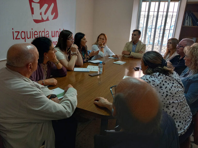 Jesús Manchón recaba las demandas de las asociaciones de vecinos para mejorar Puertollano