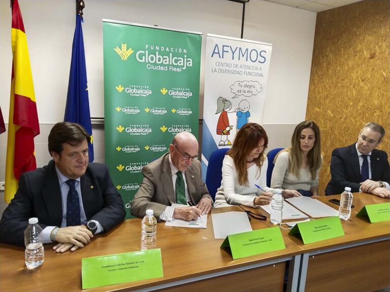 La Fundación Globalcaja Ciudad Real apoya el servicio del Centro de Atención a la Diversidad Funcional que gestiona AFYMOS en Socuéllamos