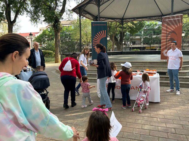 Ciudad Real: Ciudadanos comparte día de campaña con los vecinos en los Jardines del Prado