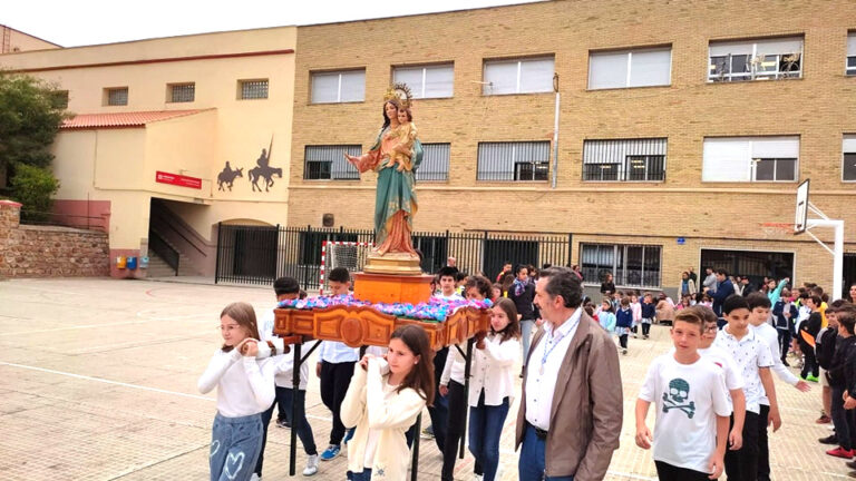 Puertollano: Procesión, eucaristías, chocolatada y migas solidarias en la festividad de María Auxiliadora