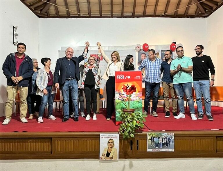 Gema García pide el respaldo de los vecinos de Santa Cruz de Mudela para mantener el progreso y los avances