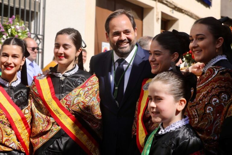 Núñez pide a Castilla-La Mancha que vote al PP si quiere a «un presidente que vaya a Bruselas a pedir que se flexibilice la PAC»