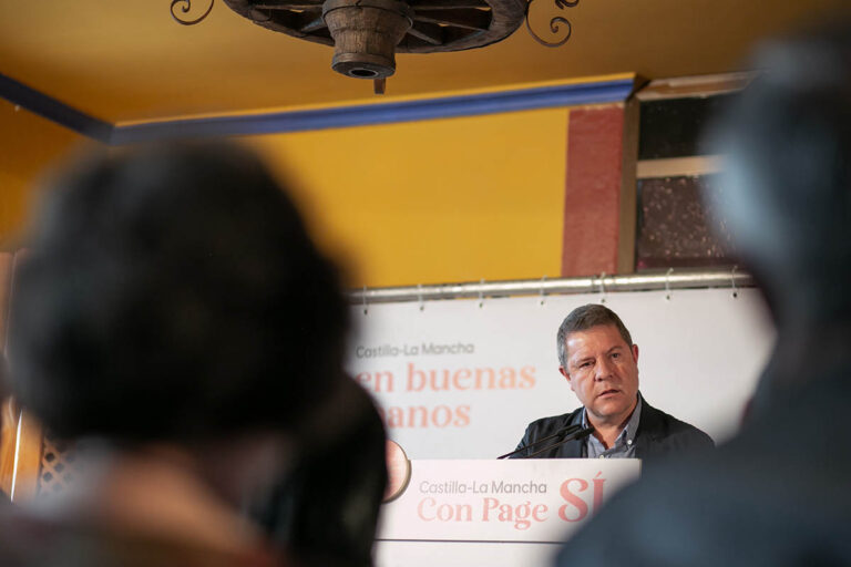 Page, dispuesto «a pelear» políticamente con Abascal, Feijóo, Sánchez «o quien se ponga» para defender C-LM