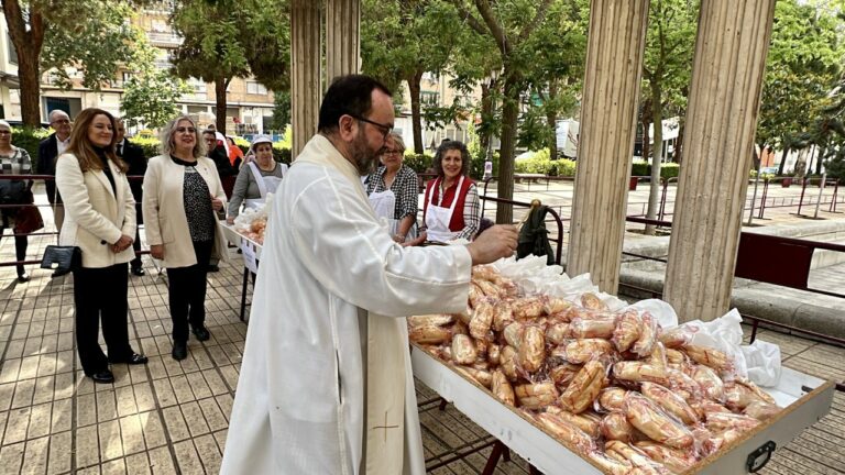 La lluvia bendice el Santo Voto de Puertollano