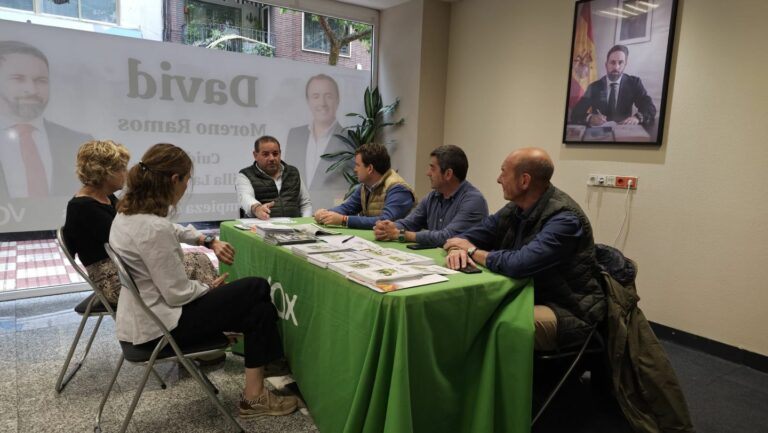 Vox se reúne con Félix Montilla, de la Federación de Asociaciones Gitanas de Castilla-La Mancha