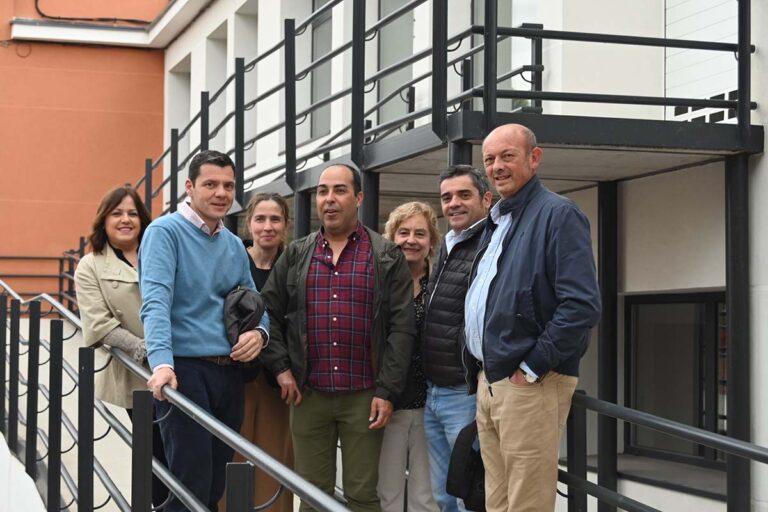 Vox se reúne con el presidente de la Asociación Santo Tomás de Villanueva