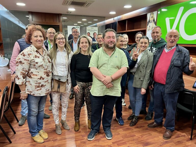 Alegría en la sede Vox Puertollano, que se postula para un posible acuerdo de gobierno con el PP