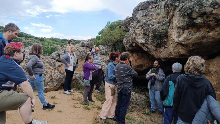 Cerca de 40 personas del país participaron en Carrizosa en las Jornadas de Paleontología y Arqueología del Alto Guadiana y el Campo de Montiel