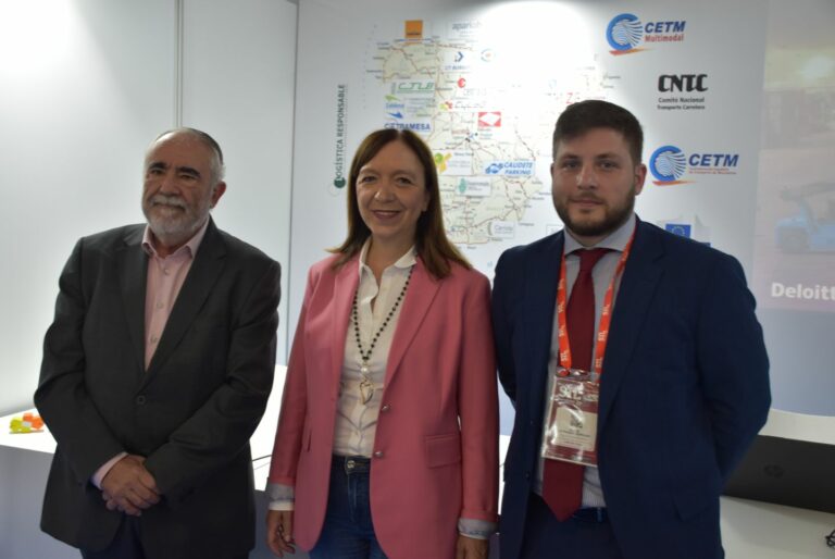 El Gobierno regional, el Ayuntamiento de Alcázar de San Juan y el Puerto de Valencia presentan el proyecto del Puerto Seco en el SIL de Barcelona