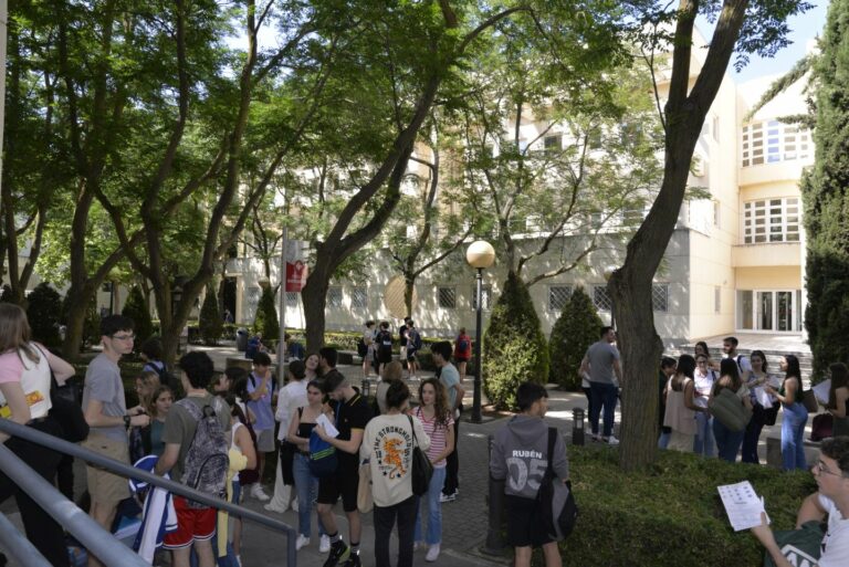 La EvAU arranca en la UCLM con más de 8.600 preuniversitarios y los nervios propios de las pruebas
