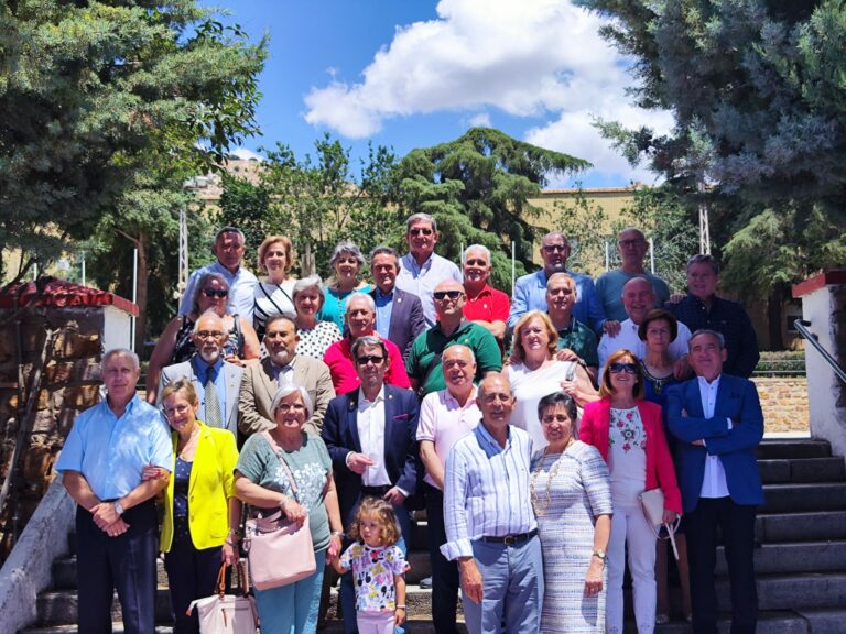 Fiesta de antiguos alumnos de Salesianos Puertollano con las promociones que cumplen 25 y 50 años de antigüedad