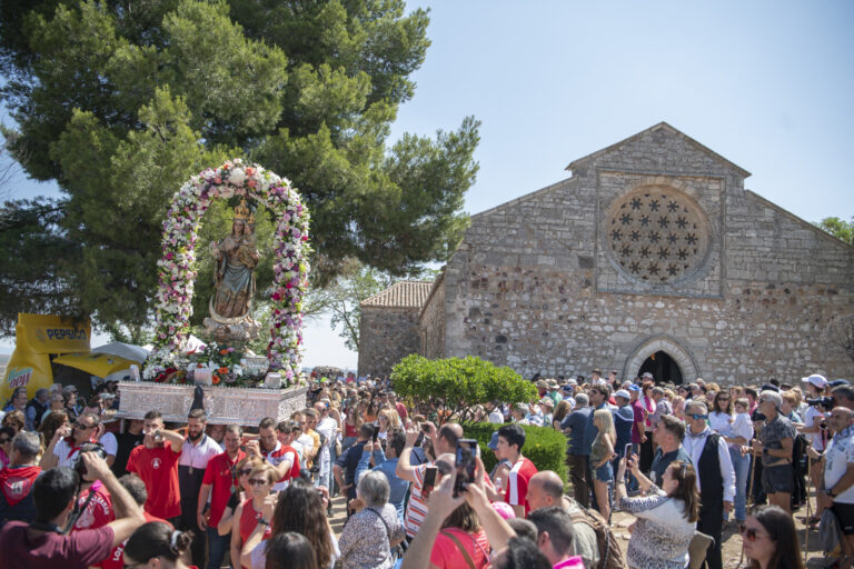 La procesión de la Virgen pone fin a una esplendorosa Romería de Alarcos