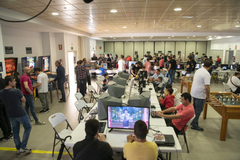 «Cacharreo» y videojuegos clásicos en una nueva edición de RetroReal