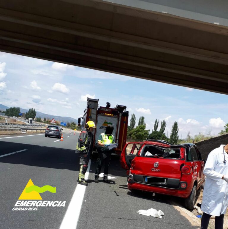 Tres heridos tras la salida de vía de un vehículo en la A-4 a la altura de Villarta de San Juan 
