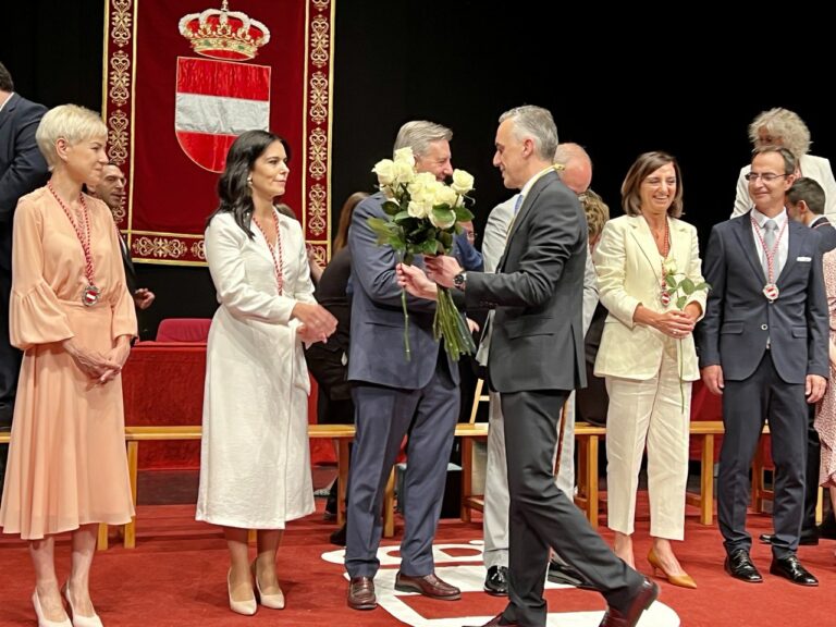 Copla de un año de gobierno en Puertollano: Entre la crónica social y dos huevos duros