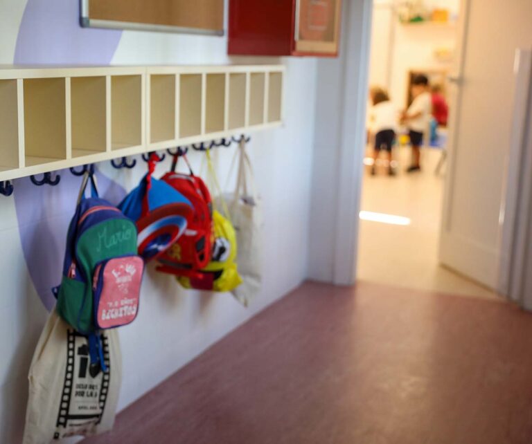 La madre del niño abofeteado por su maestra en Puertollano agradece la implicación de su nuevo centro: «Ahora es feliz»