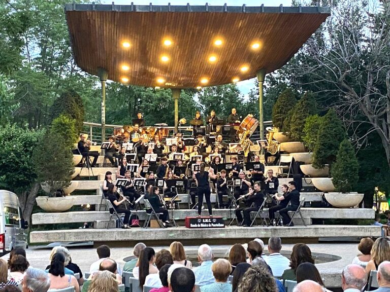 Puertollano: Noche de musicales de Broadway en un concierto de los alumnos de la escuela de dirección de la AMC