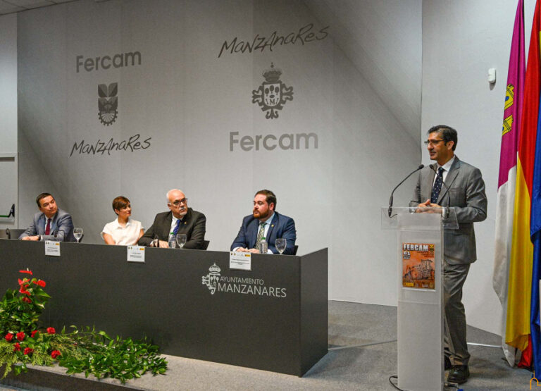 Caballero reivindica en FERCAM el derecho que asiste a los agricultores de la región a utilizar y gestionar el agua de Castilla-La Mancha