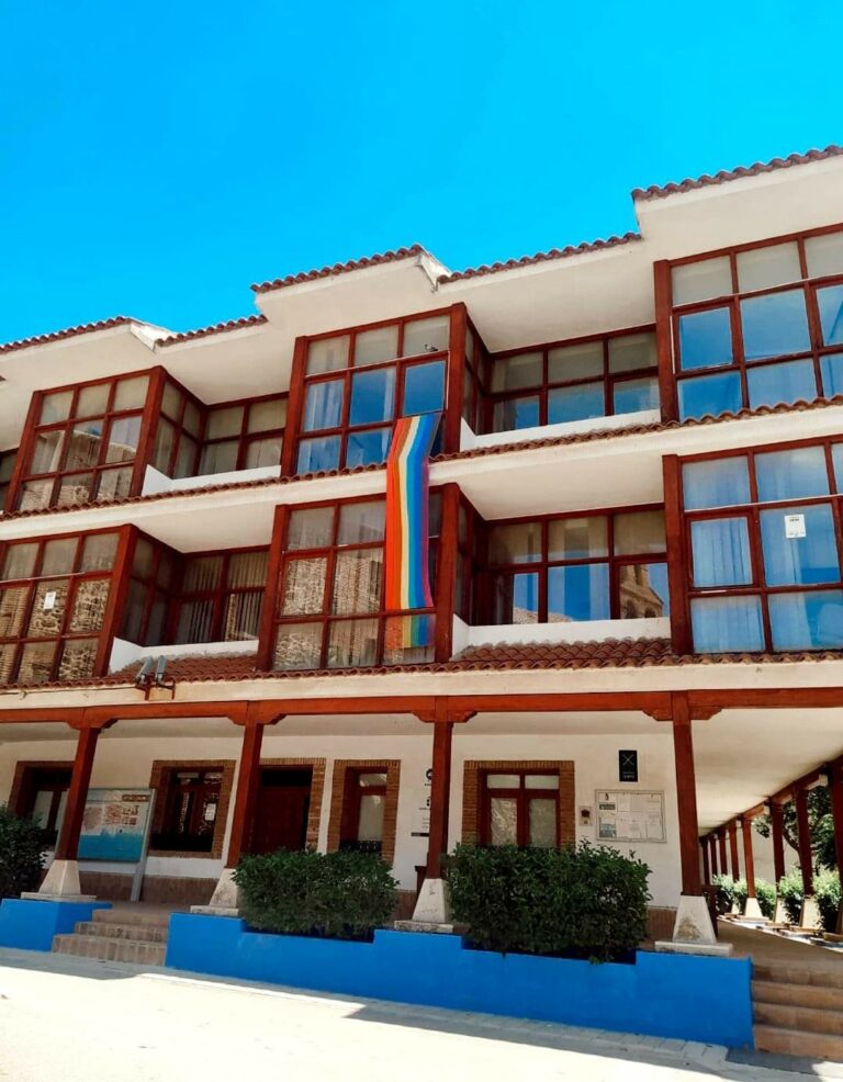 El PSOE provincial lamenta la actitud de VOX por presentar una moción para retirar la bandera LGTBI en Castellar de Santiago