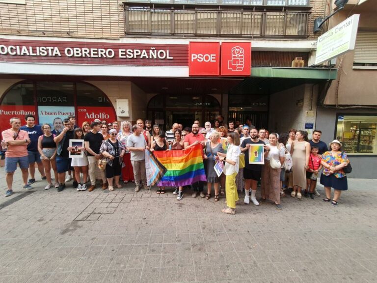 El PSOE y Juventudes Socialistas de Puertollano lamentan que el Gobierno municipal del PP «no haya apoyado» la lectura del manifiesto LGTBI