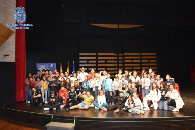 La Policía Nacional celebra el acto de entrega de carnés de “Ciberexperto” a 517 alumnos de Primaria de Puertollano y Argamasilla de Calatrava