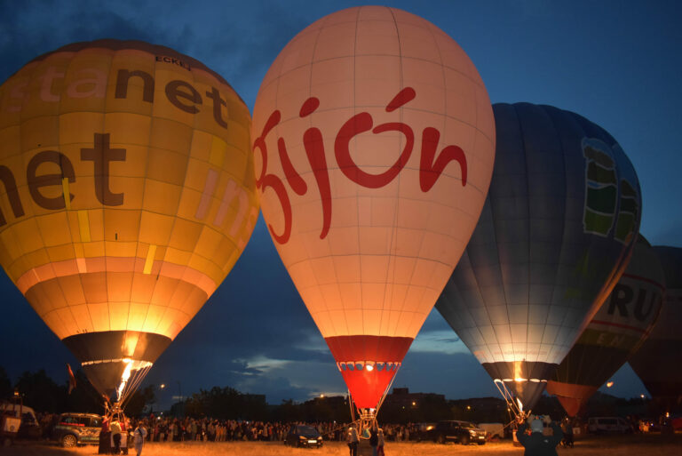 Ciudad Real: El hipnótico y fascinante titilar de las barcazas del cielo