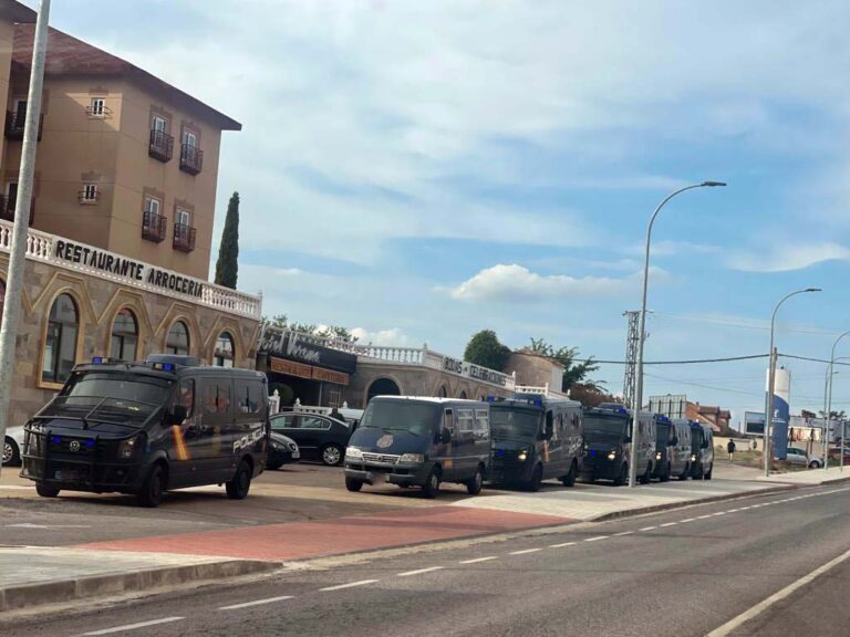 Un importante contingente policial llega a Puertollano con motivo de la visita del Rey de los Países Bajos