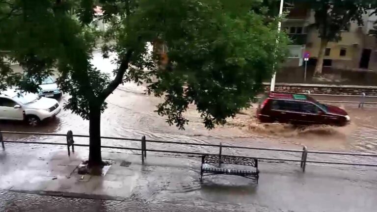 La fuerte tormenta provoca inundaciones y caídas de árboles en Puertollano