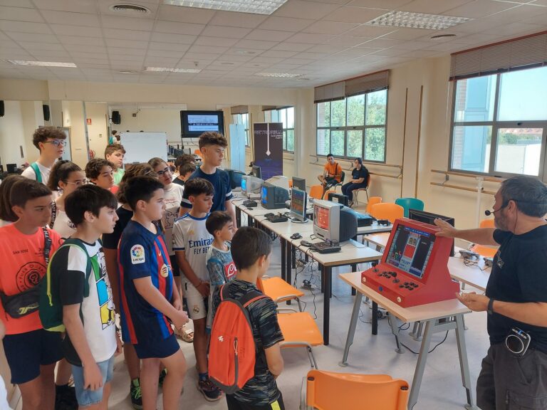 Puertollano: Niños y jóvenes disfrutan con los videojuegos de los 80 y 90 en un maratón en el Centro de Juventud