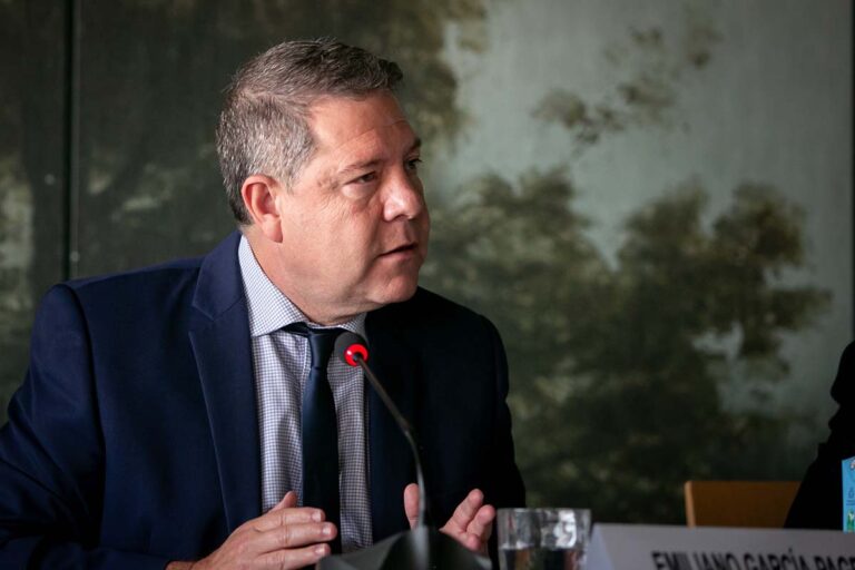 Page amenaza a los ayuntamientos de C-LM que no cumplan las leyes contra violencia machista con retirarles fondos relacionados