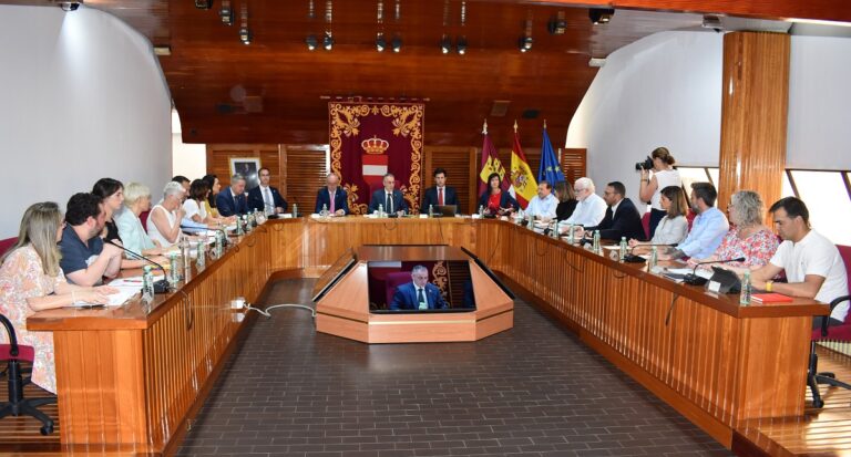 El pleno de Puertollano aprueba los salarios, dietas y liberaciones de alcalde y concejales